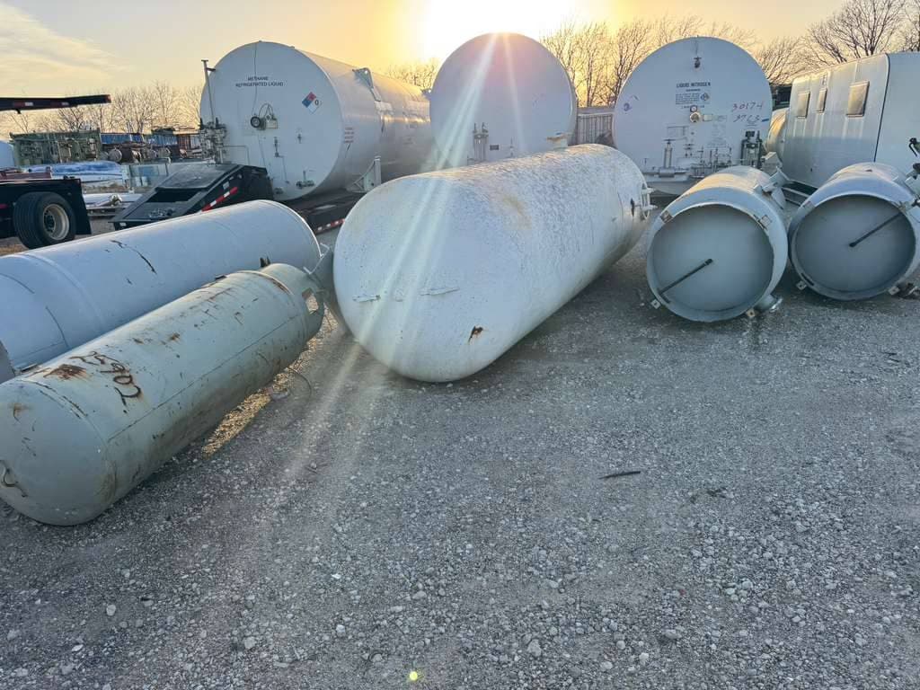 Tank lifting operation